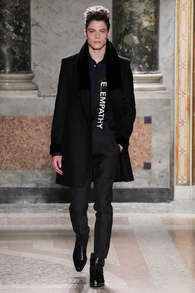 Look 1
